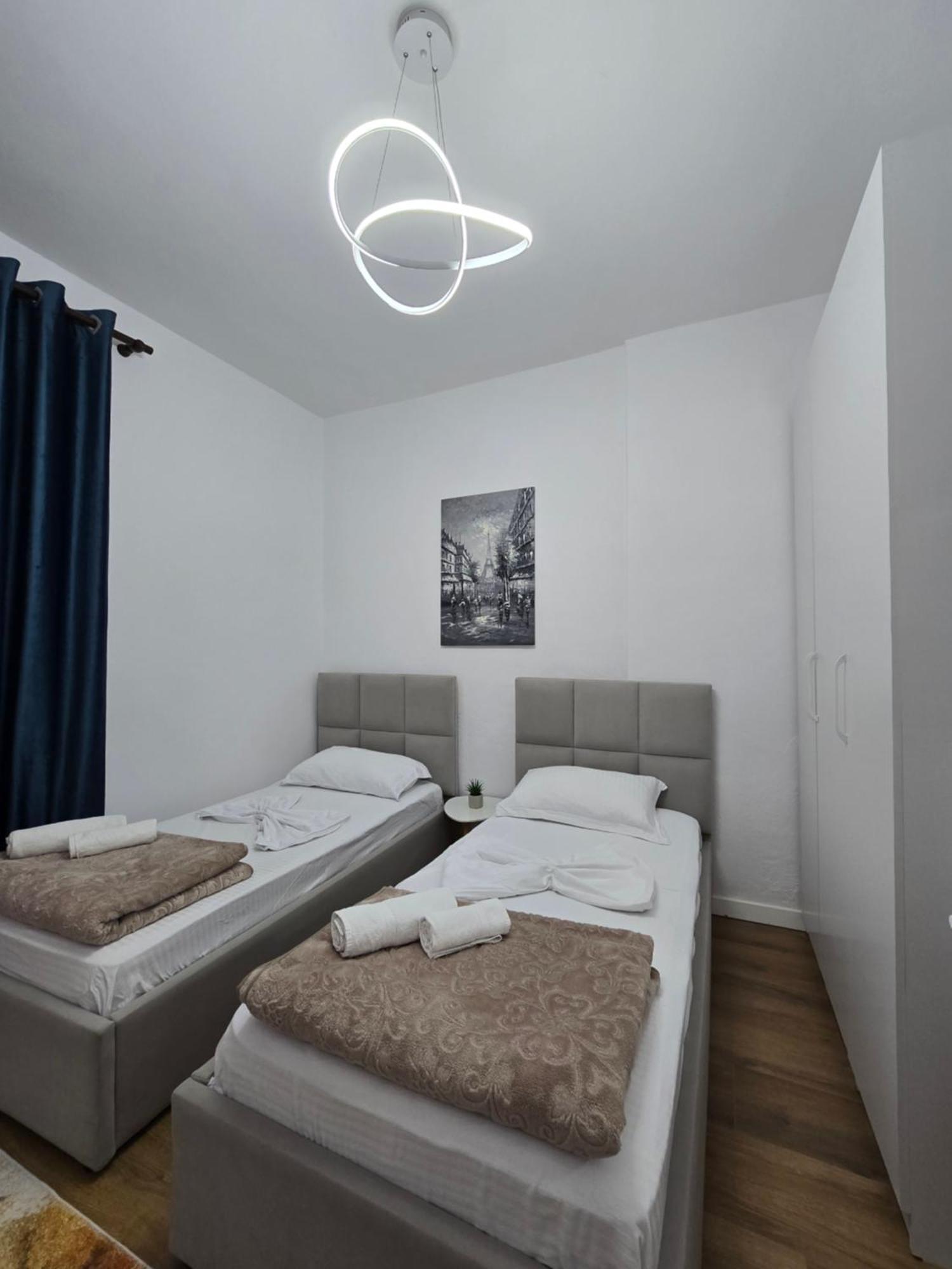 Ideal Home Shkodër エクステリア 写真