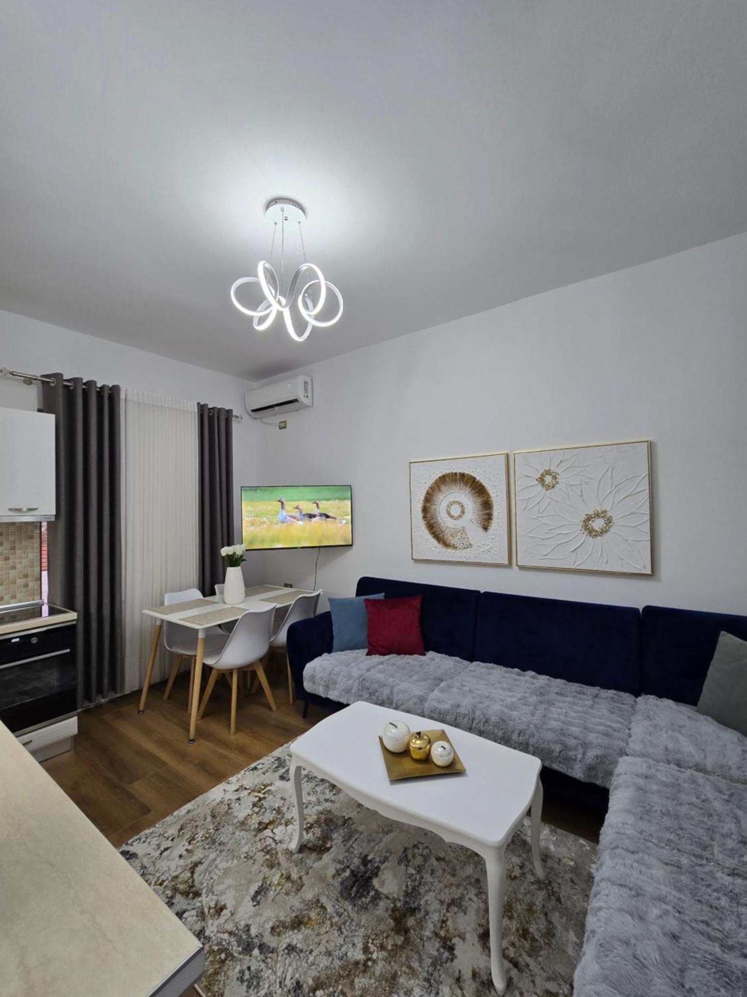 Ideal Home Shkodër エクステリア 写真