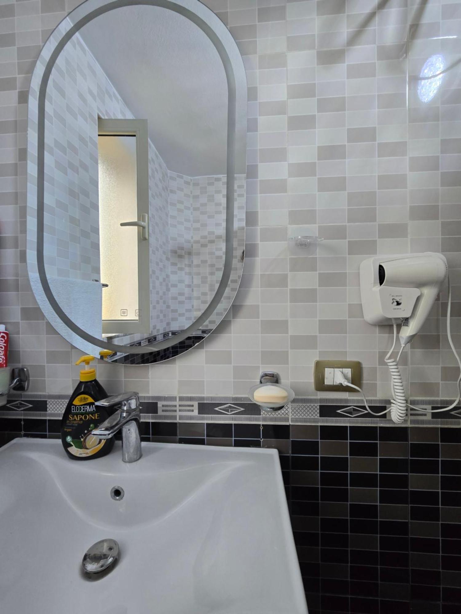 Ideal Home Shkodër エクステリア 写真