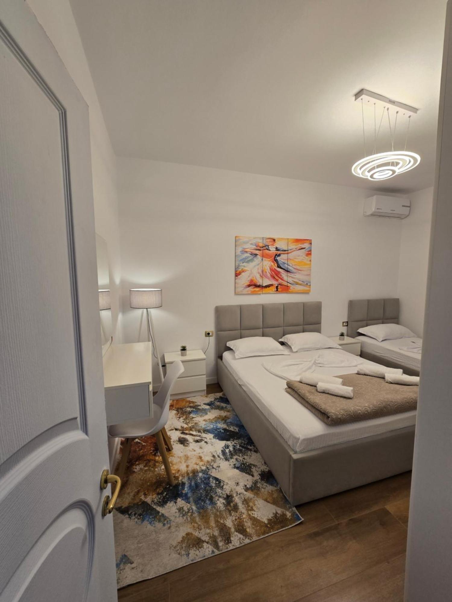 Ideal Home Shkodër エクステリア 写真